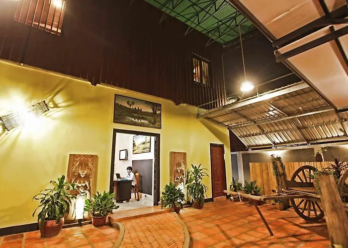 Hostel Khmer Wooden *